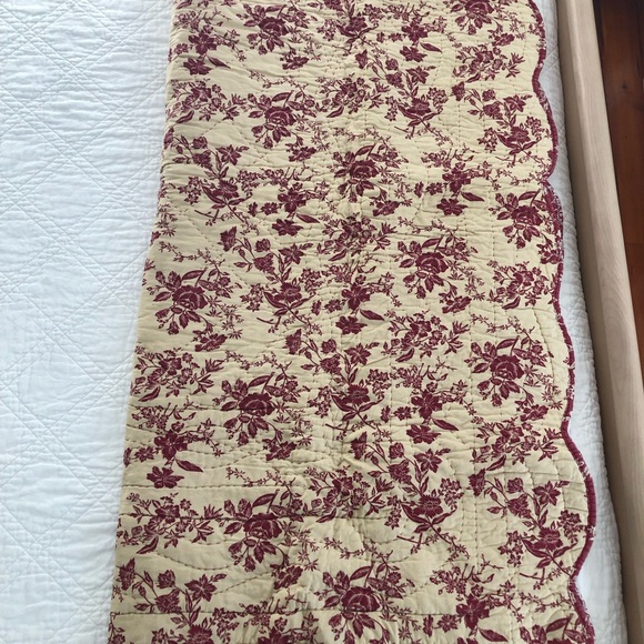 EUC Burgundy Floral Design Quilt - Throw - Reversible with Channel Stitching - Picture 7 of 14